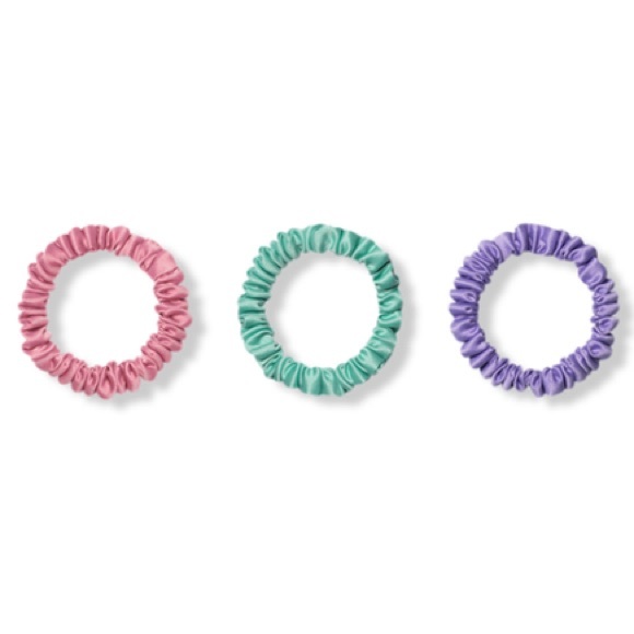 ONLY 1! GUCCI Beauty Satin Hair Ties Bag Set 👱‍♀️ NEW IN PACKAGE - Picture 2 of 4